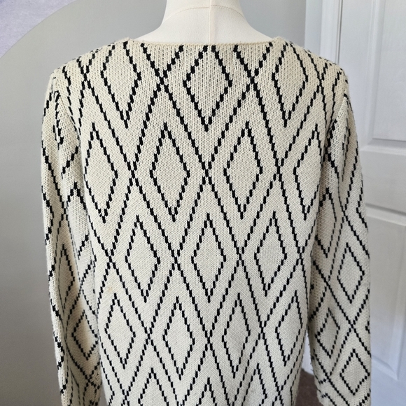 Oliver by Escio Anthropologie | Small | Creme & Black Diamond Cardigan - Picture 5 of 8